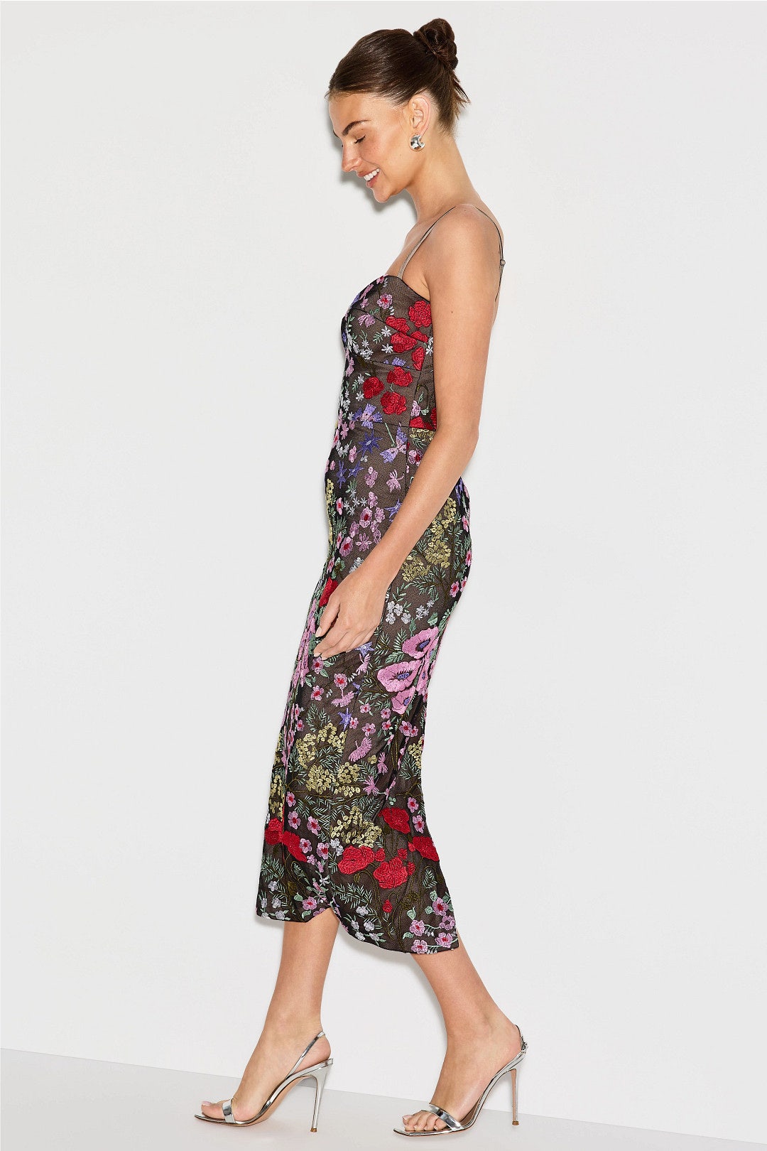 Vada Floral Embroidered Sweetheart Gown