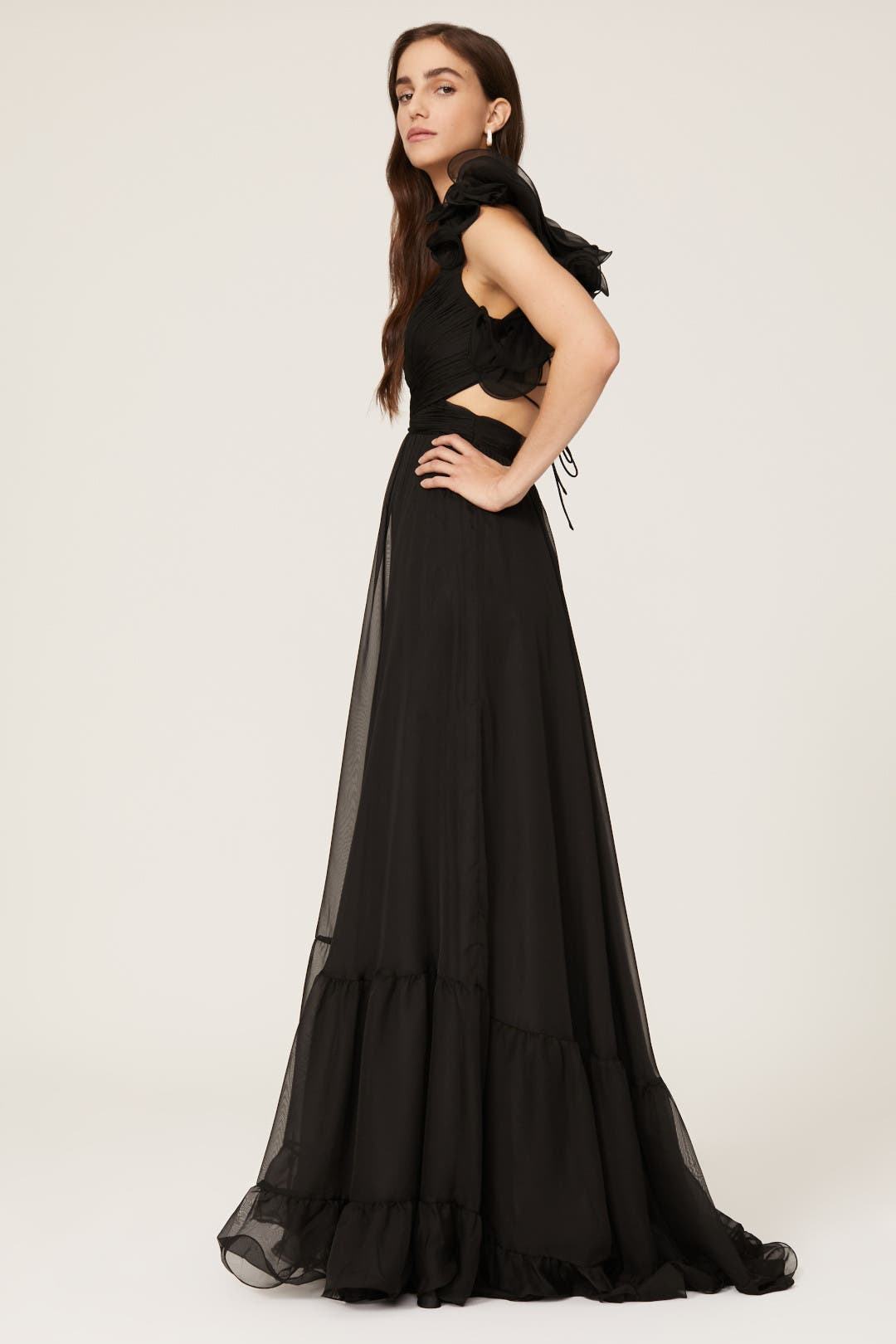 【MAC DUGGAL】フローラルカットアウトラッフルドレス ブラック Mac Duggal Sleeveless Ruffle Tiered Cut-Out Chiffon Gown
