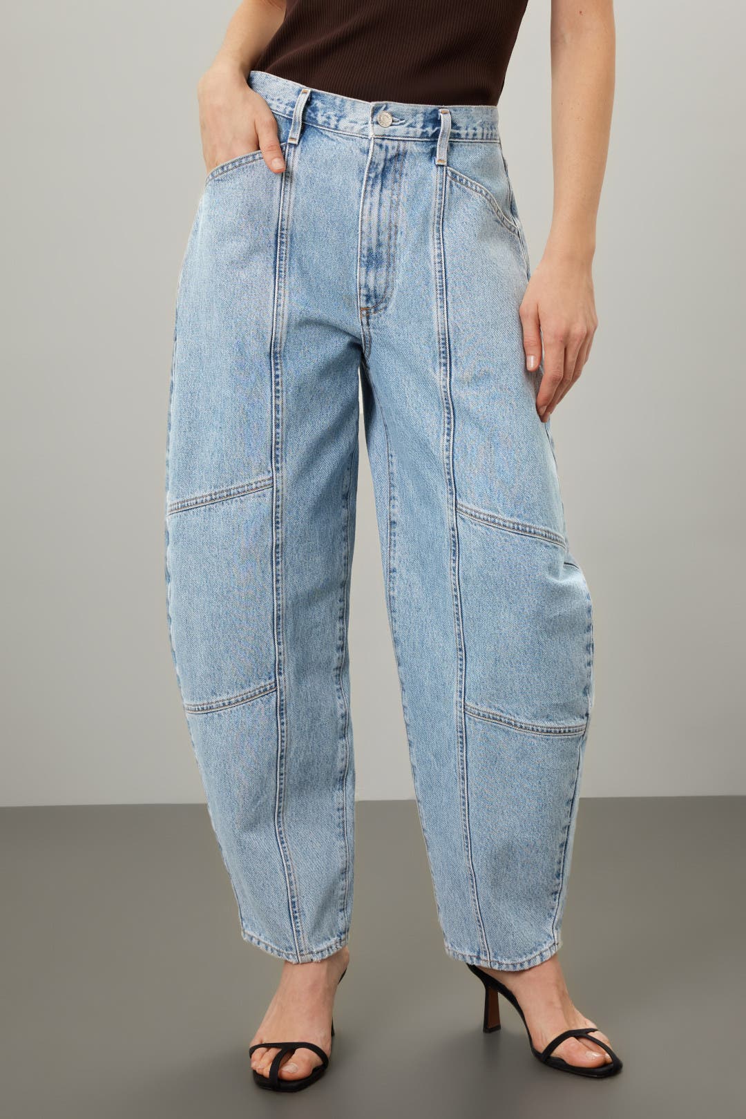 【関税込み】AGOLDE ホワイト Mara ジーンズ Mara Jeans by AGOLDE | Rent the Runway