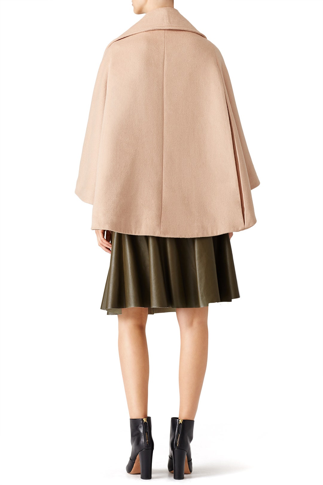 Coquito Cape by Unreal Fur 1