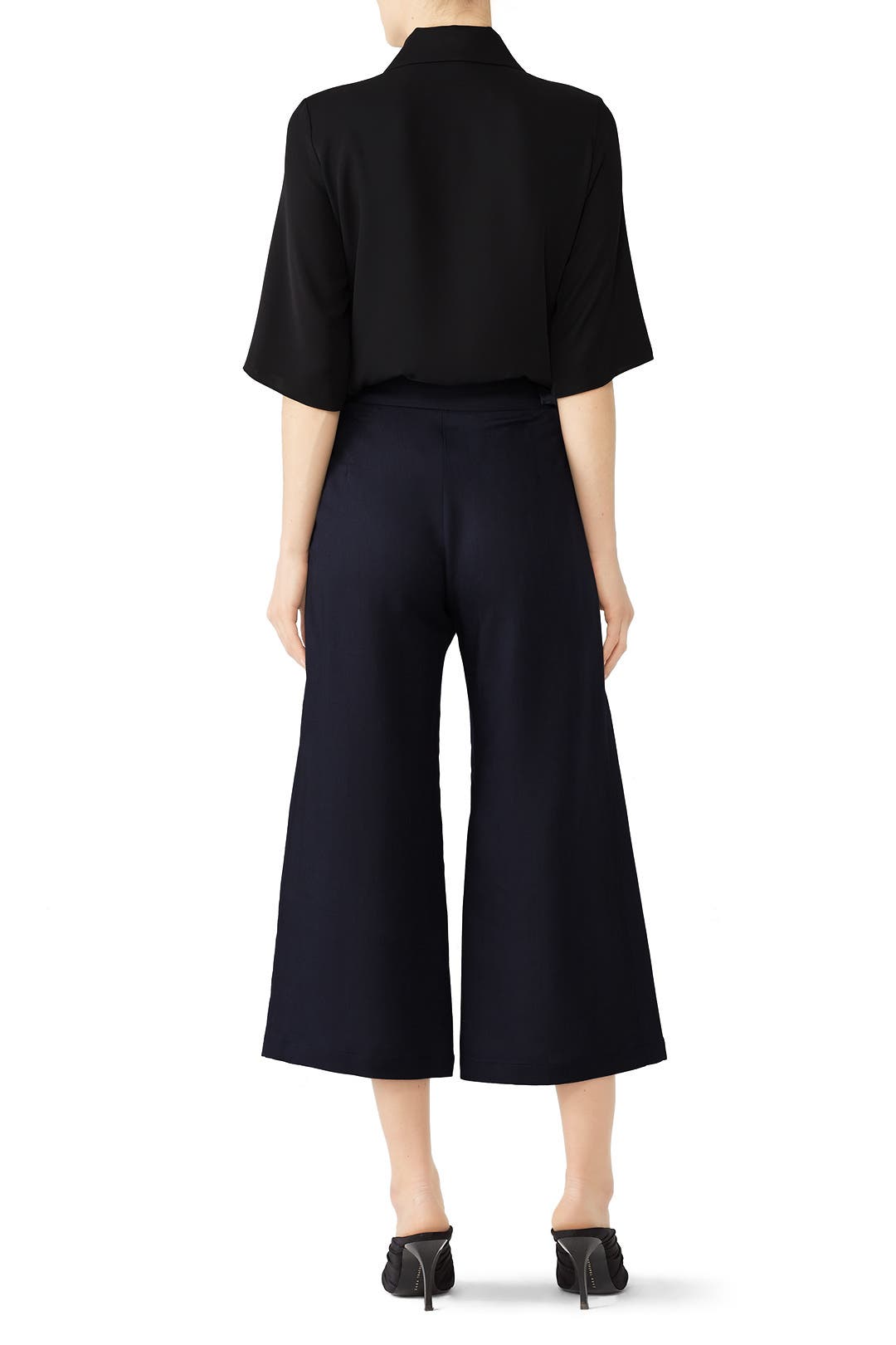 ラメルマメゾン正規品★24AW★ADD PEARL TRAINING PANTS Pearl Cropped Trousers by Mother of Pearl | Rent the Runway
