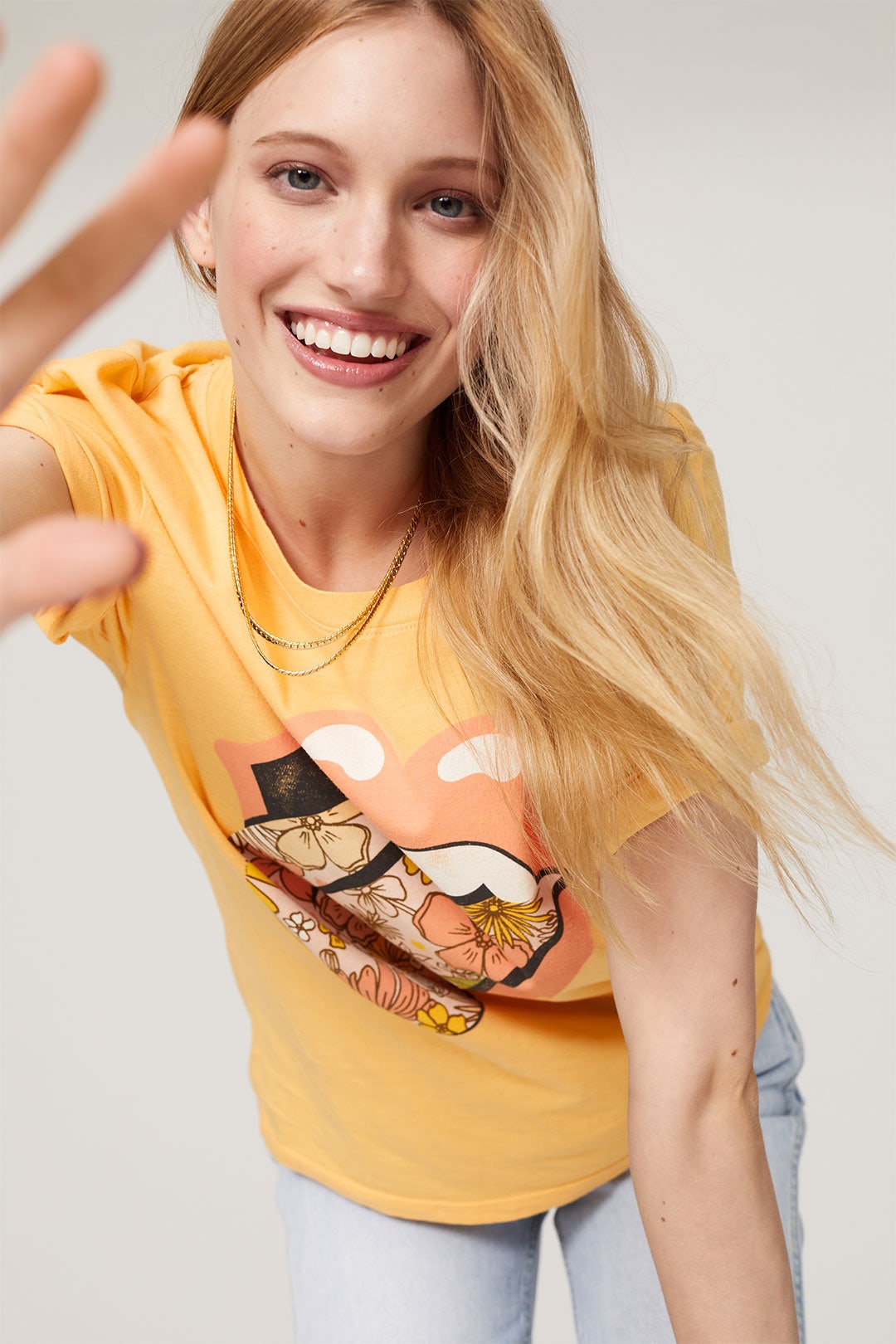 Rolling Stones Flower Tongue Tee by DAYDREAMER 1