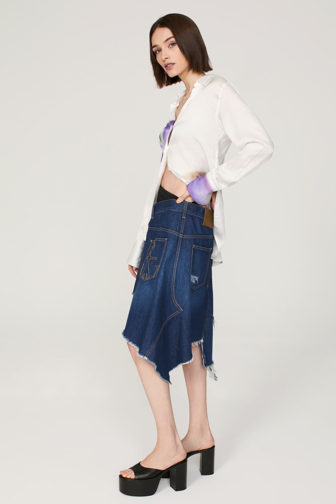 スカート JW ANDERSON Woman Skirt Gnawed Blue DK0020PG1164 804 JW Anderson Cargo Midi Denim Skirt - Blue – The Frankie Shop