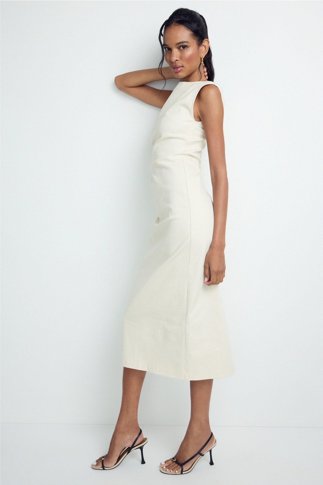 Inari Boat Neck Dress by Modern Citizen 1