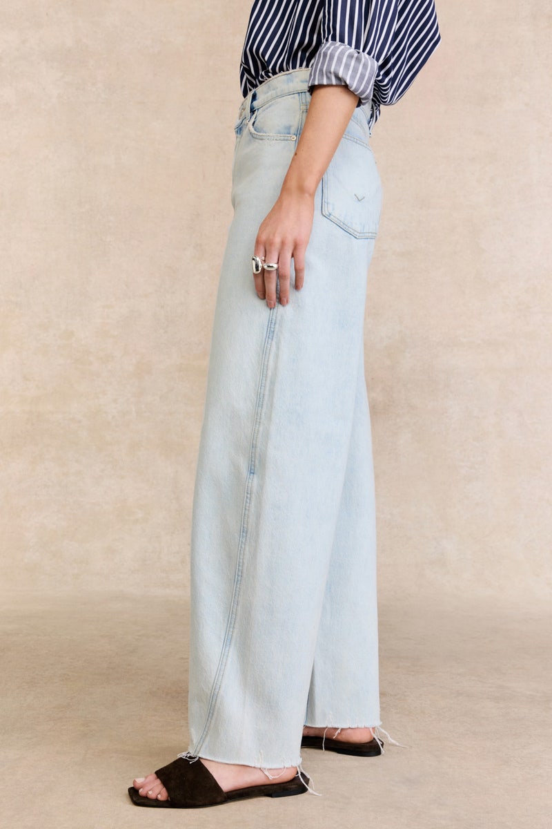 Light Wash Bailey Relaxed Barrel Jeans by Hudson - Photo 1