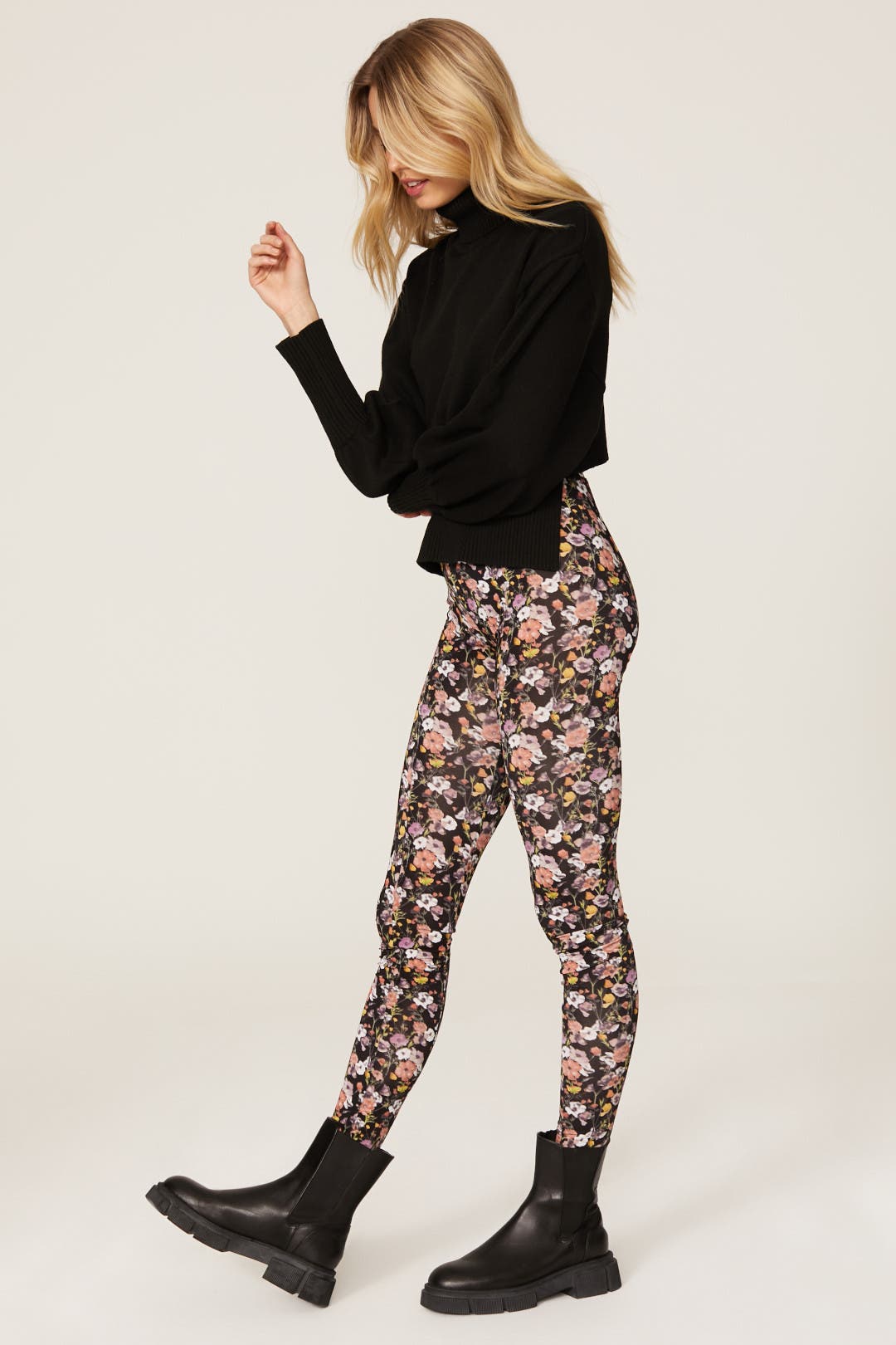 SA Exclusive Love Me Some Floral Leggings – SimpleAddiction