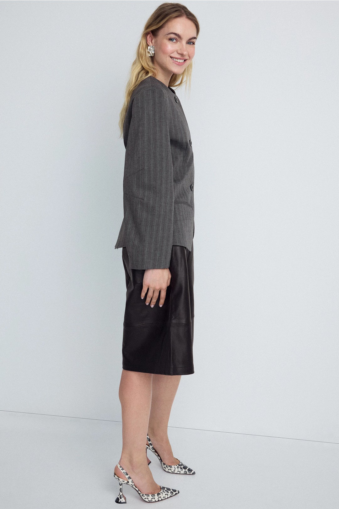 Botilda Collarless Blazer by Baum und Pferdgarten 2