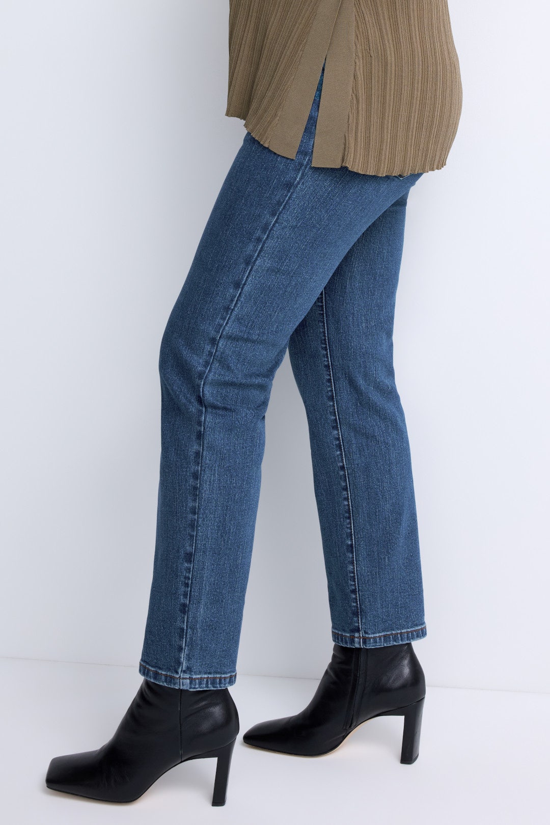 Heaven Slim Overbelly Jeans by soon maternity 1