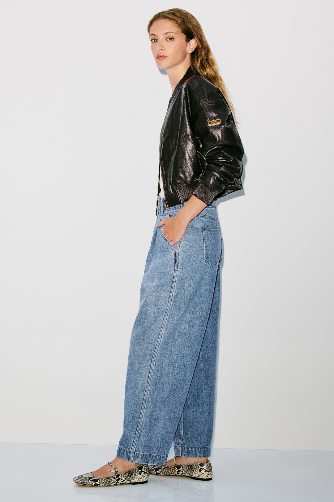 Light Wash Barrel Leg Jeans