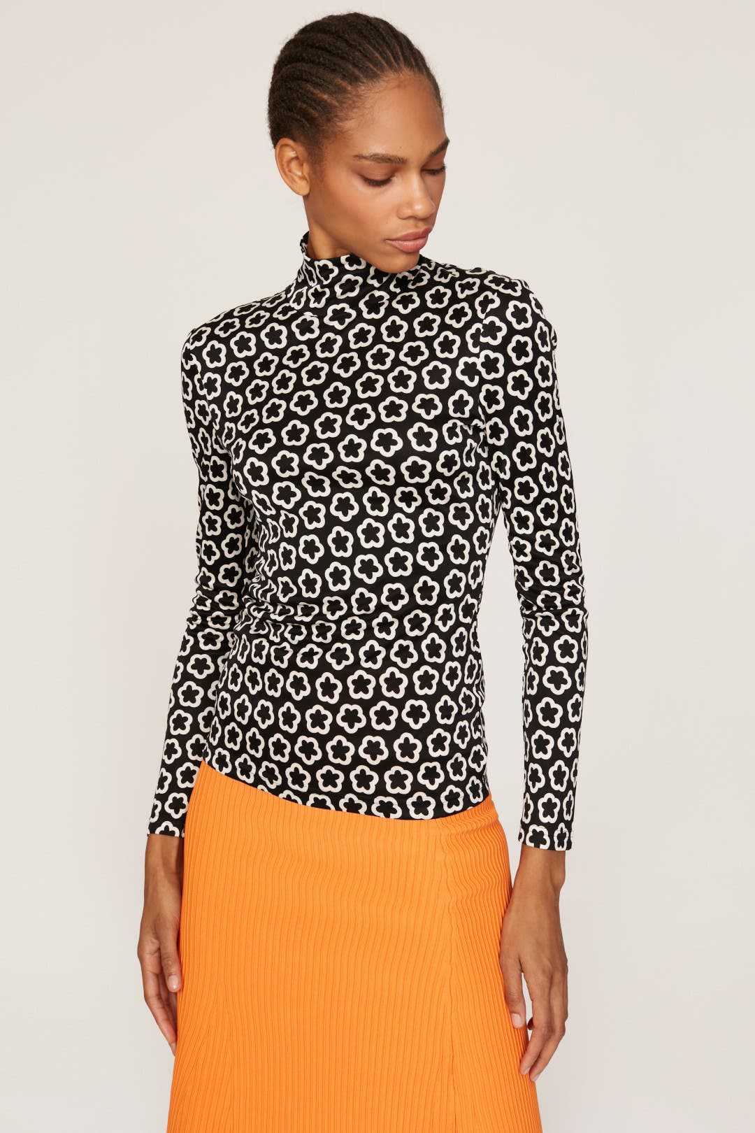 Little Flower Turtleneck by Tory Burch | Rent the Runway