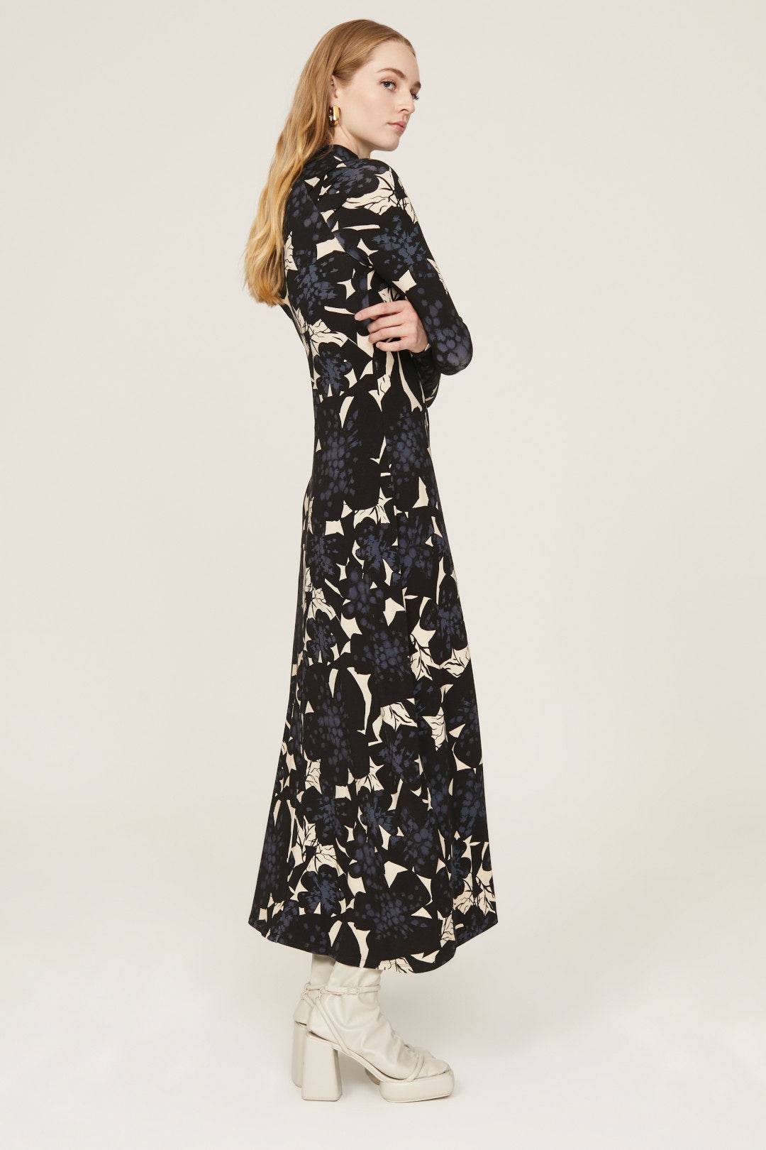 Speculus Dress by Untitled in Motion 1