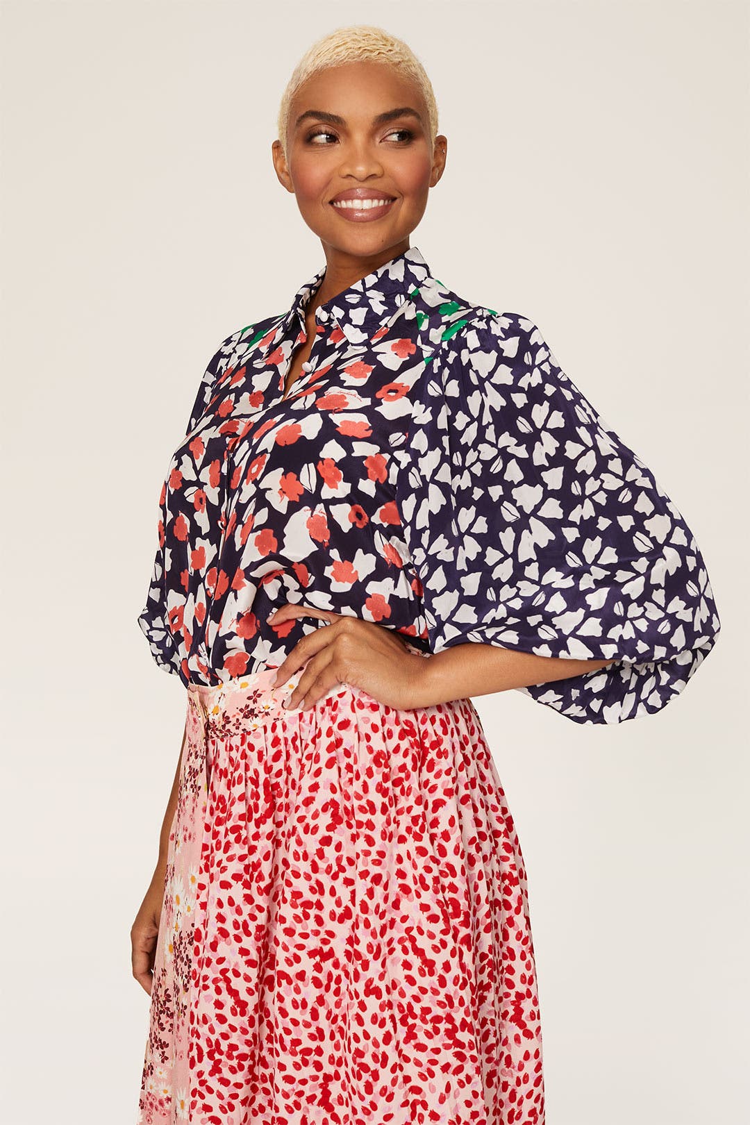 トップス Bibiy. EMILY FLOWER BLOUSE Short Sleeve Emily Top in Wildflower Ivory – Elizabeth Ackerman
