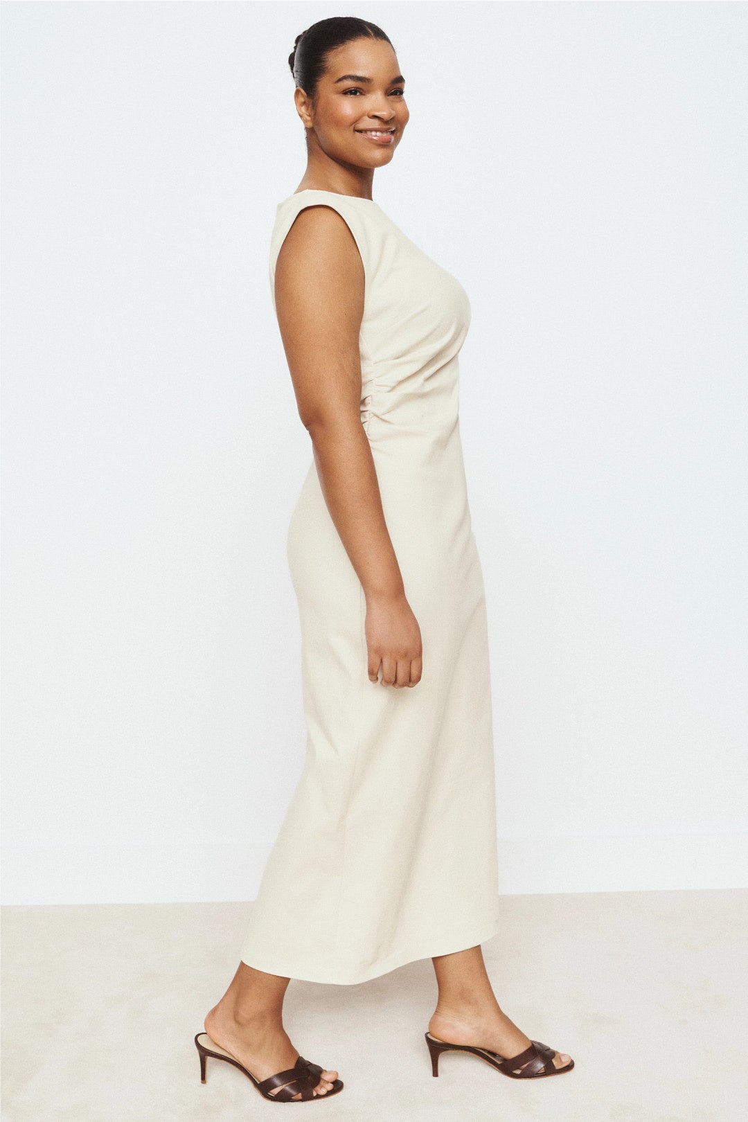 Inari Boat Neck Dress by Modern Citizen 6