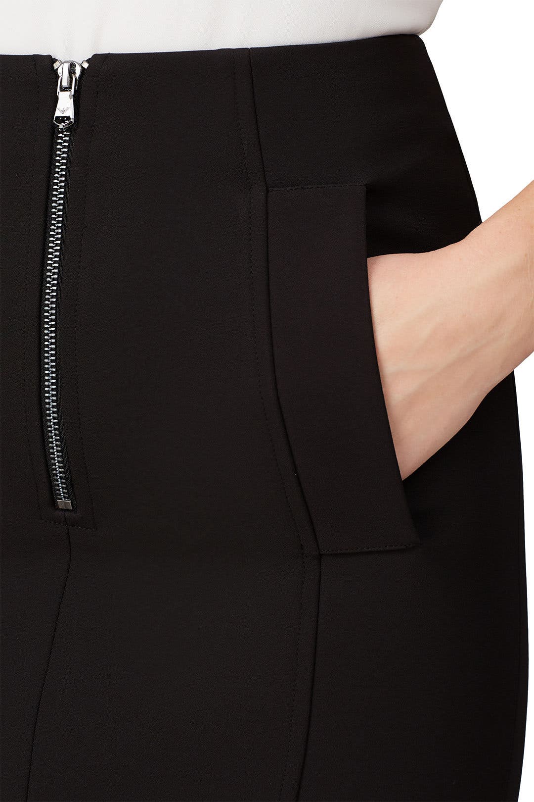スカート EMPORIO ARMANI Woman Wrap-skirt Black EW000608AF12199 FC062 Pleated trousers in technical georgette | Emporio Armani