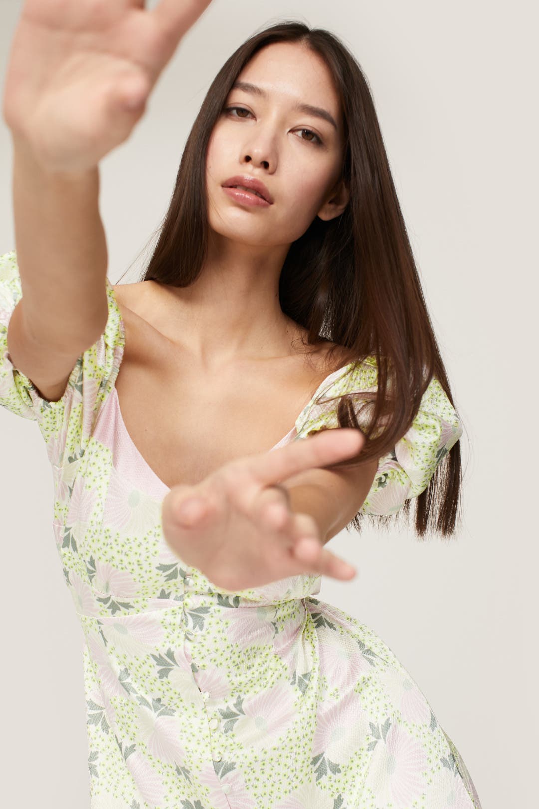 【TED BAKER】オフショル フラワープリントドレス TED BAKER】オフショル フラワープリントドレス レディース