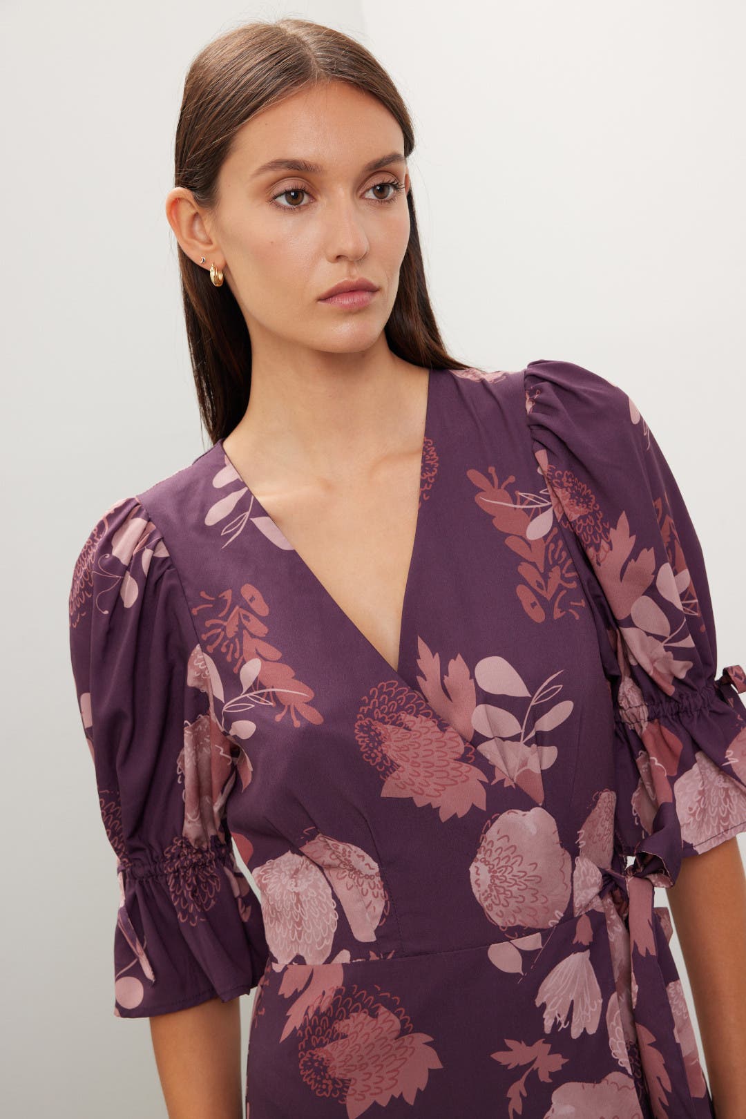 slate and willow floral midi dress Slate & Willow Floral Midi Wrap Dress