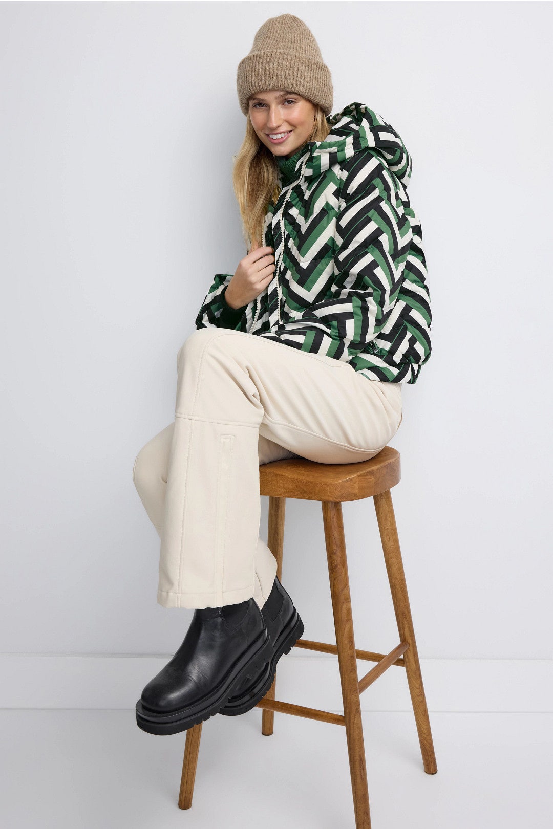 Polar Flare Ski Jacket III by Perfect Moment 3