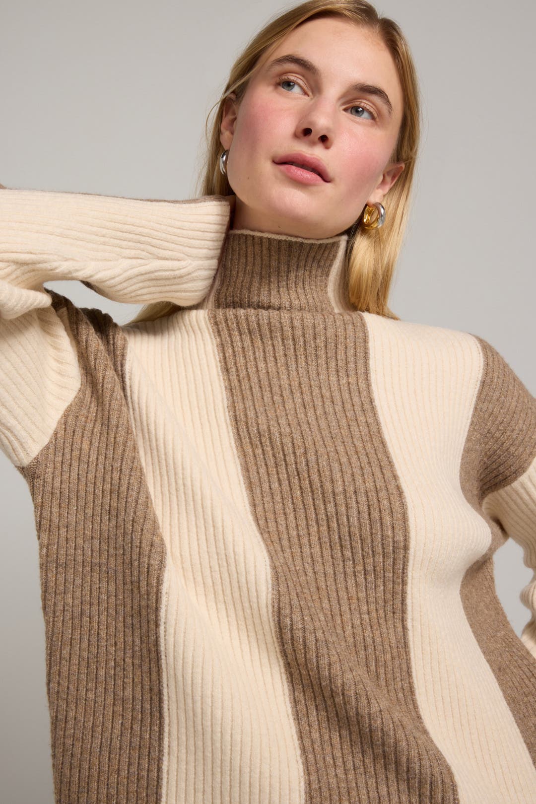 Ameri♡ ISABELLA PAINT SWEAT TOP Easel Terry Knit Pullover Top with Flower Patch Details in