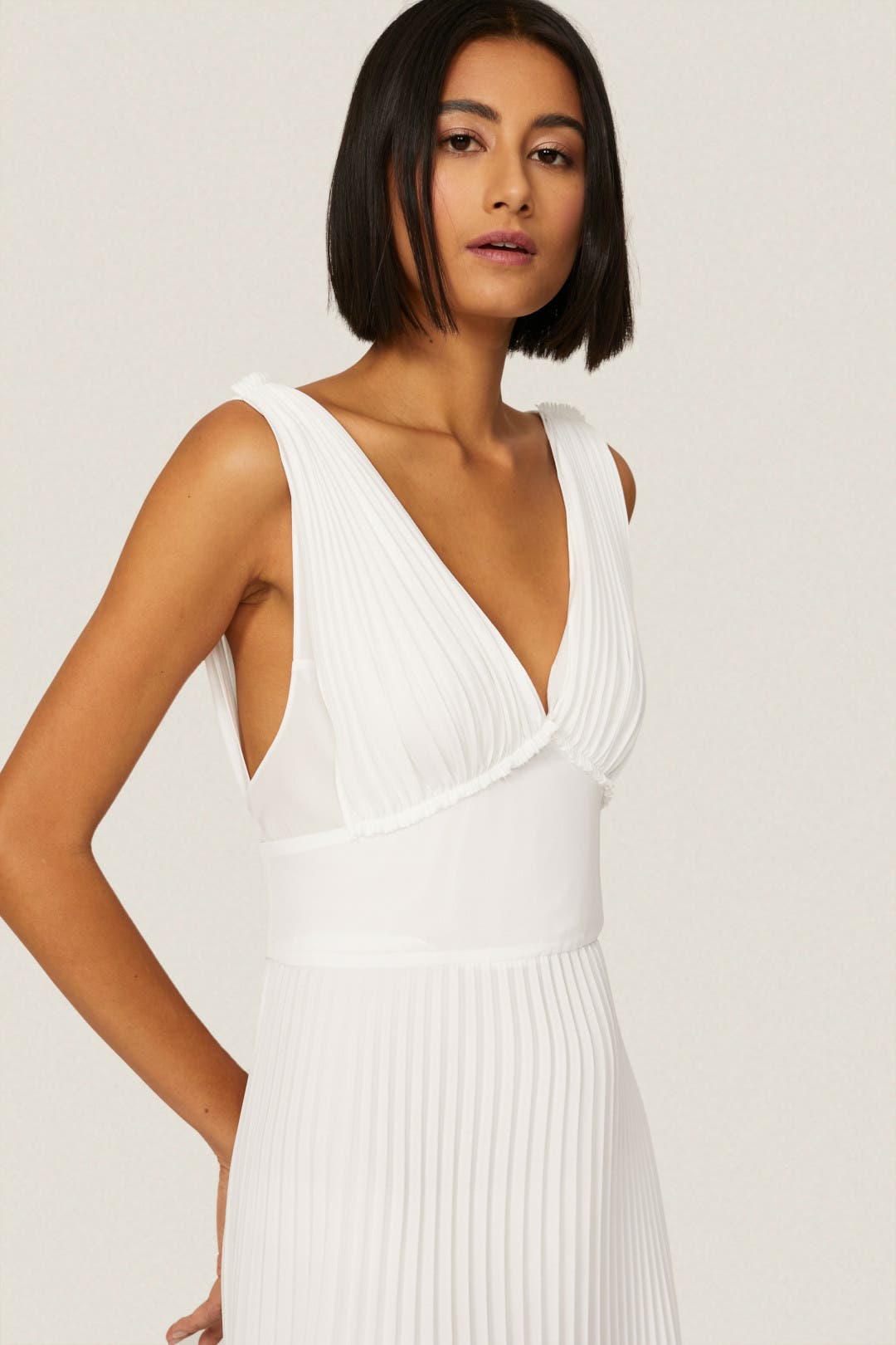 ◆RE RHEE◆ PLEATED DETAIL MIDI DRESS WHITE 346951_source_1755223750.jpg