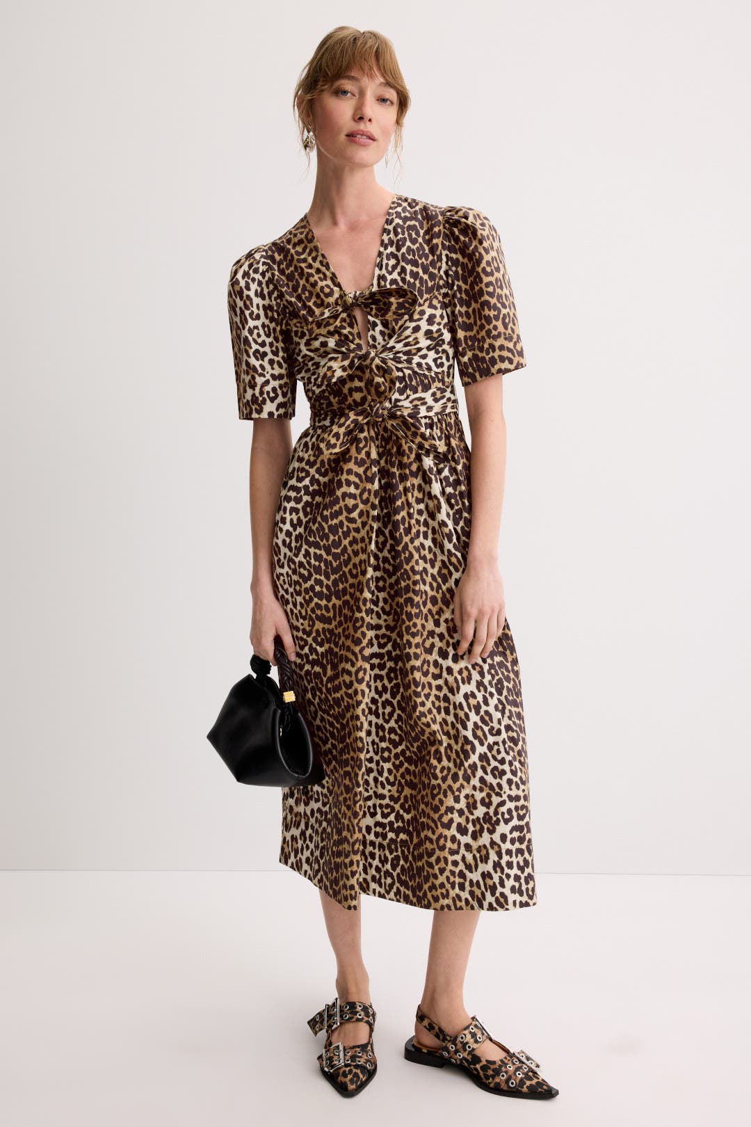 【関税＆送料込み】Ganni Leopard Printed Tie Strap Midi Dre Ganni Leopard Cotton Tie-Strap Midi-Dress | Saks Fifth Avenue
