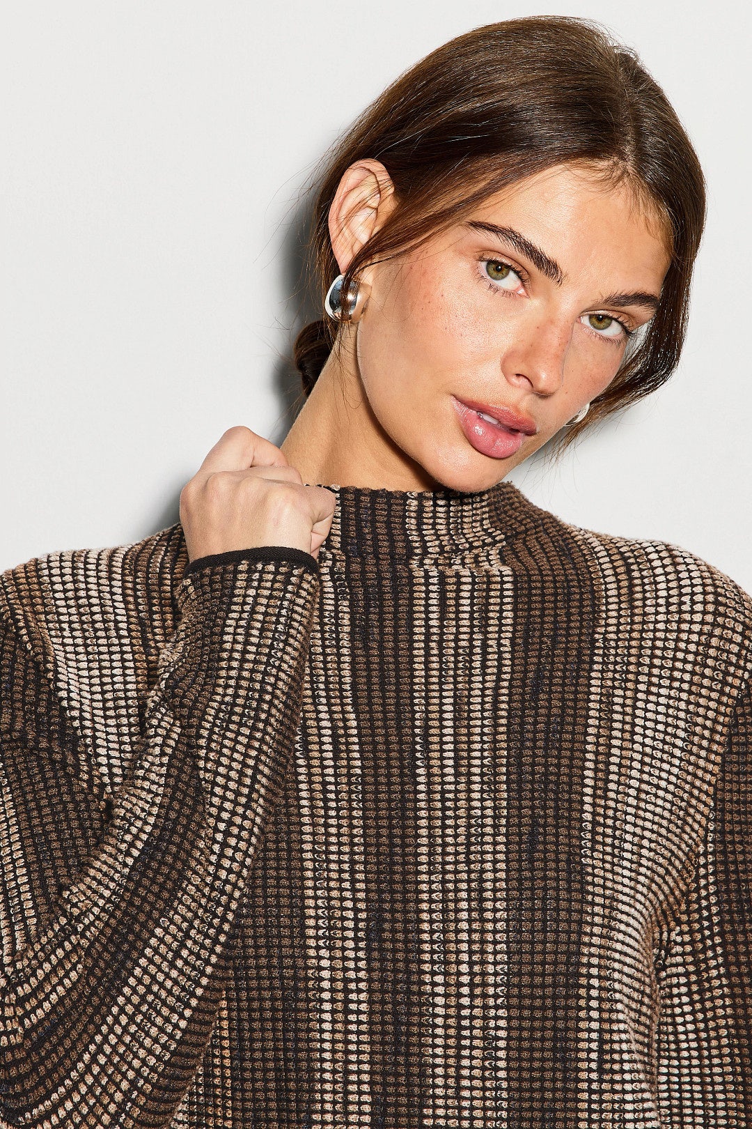 Ombre Pixel Knit Sweater by NIC + ZOE 3