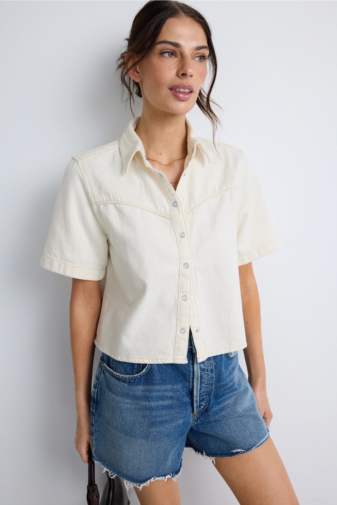 Logan Short Sleeve Denim Shirt by Levi's 3