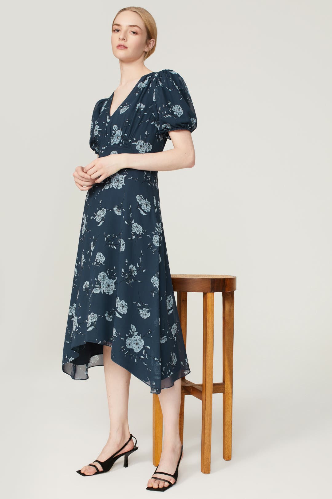 club monaco ruffle sleeve dress Club Monaco Silk V-Neck Puff Sleeve Dress | Color: 410 - NAVY/BLEU MARINE