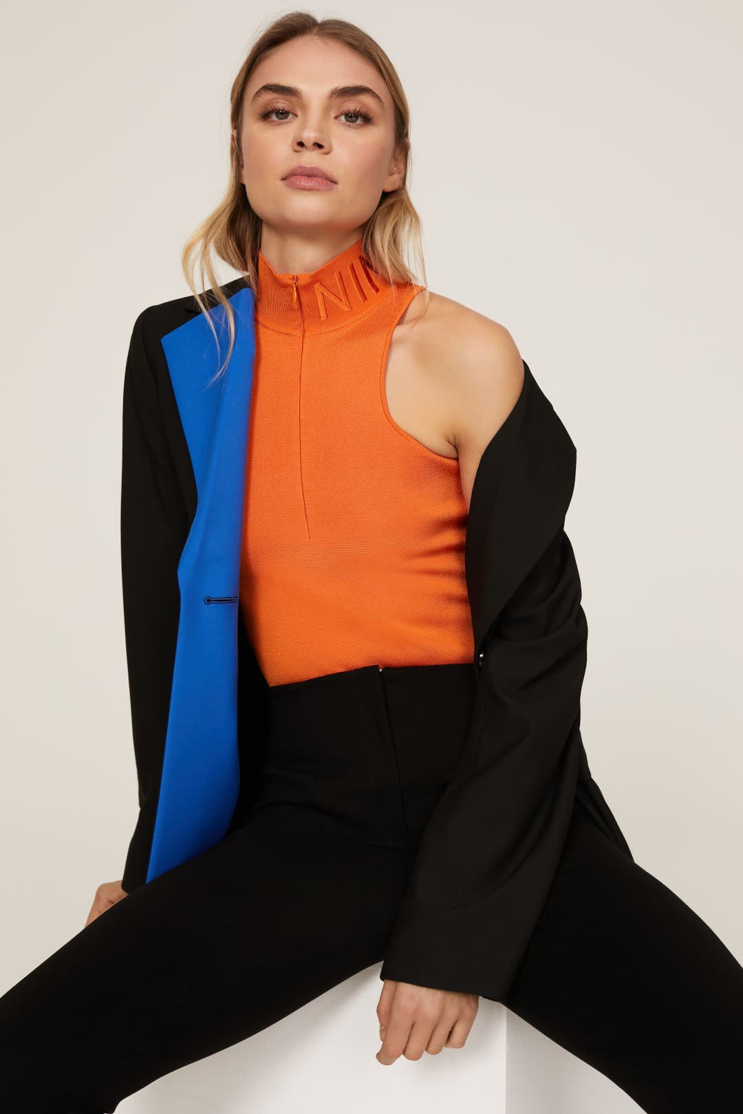 新品 NINA RICCI JERSEY HIGH NECK TOP トップス Nina Ricci – Second skin jersey top with gradient blue