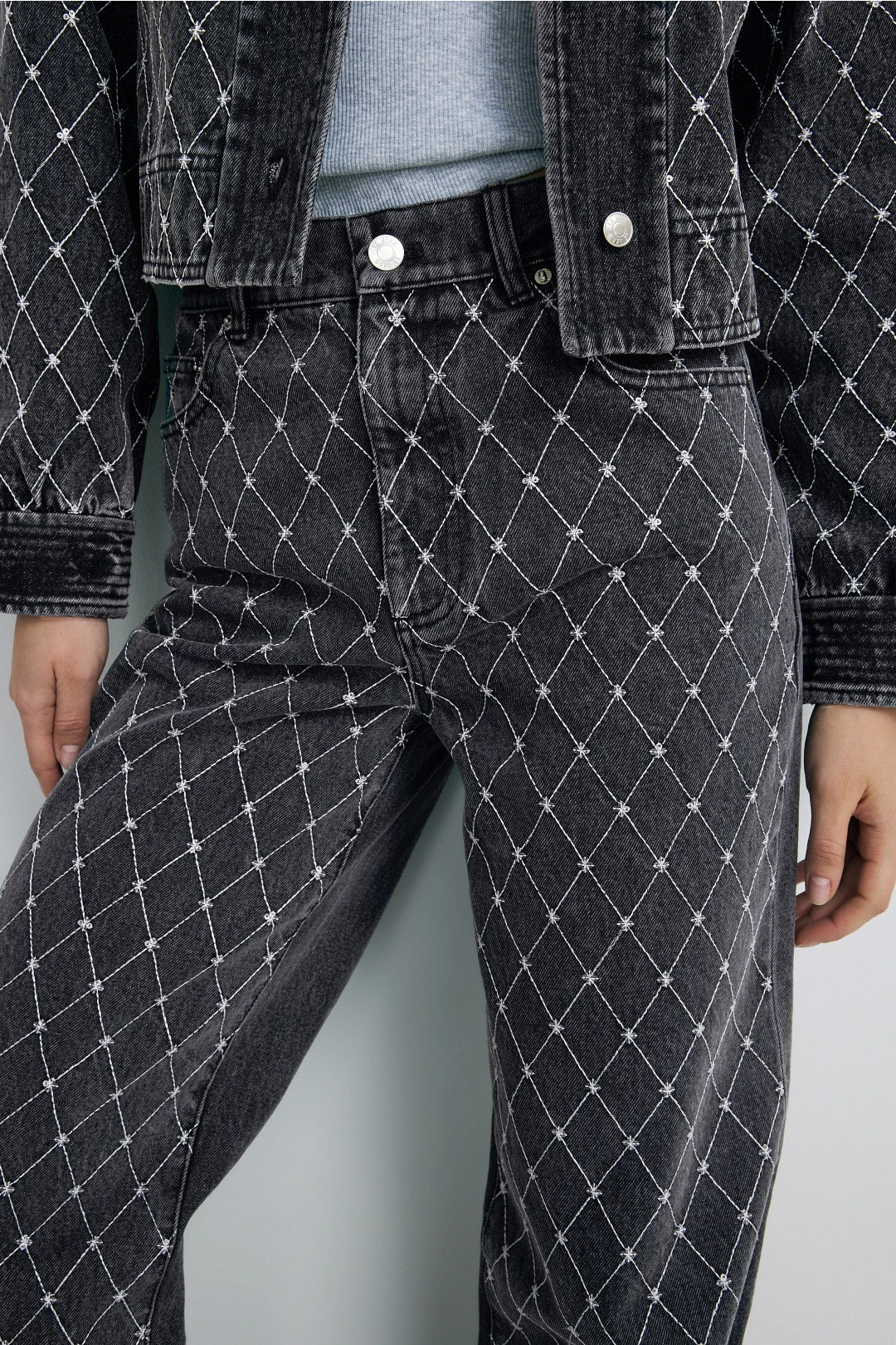 Column Jeans With Diamond Stitching Jeans by LE JEAN 3