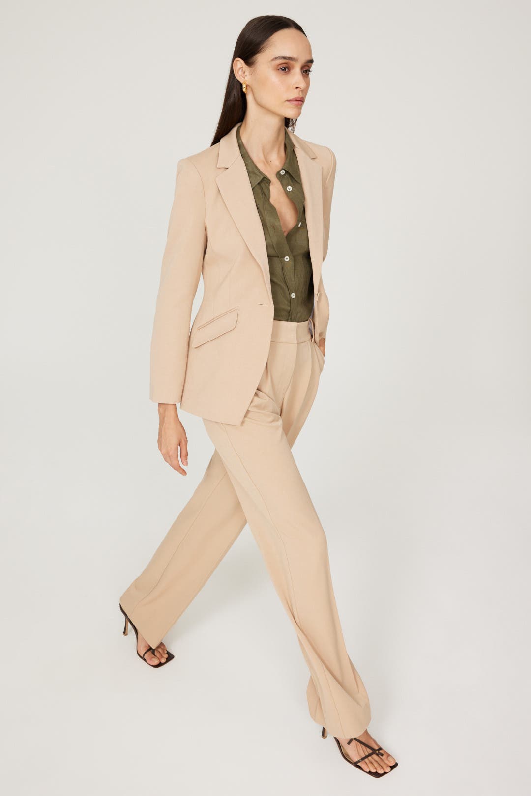 ★Favorite Daughter★ ジャケット カラー: Black & Beige THE VARSITY BLAZER | Favorite Daughter
