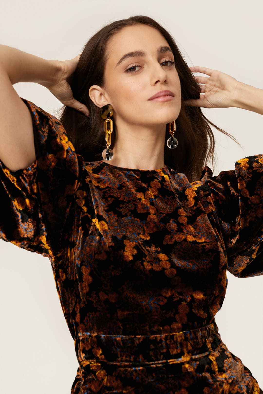 ワンピース Embroidered Velvet Plunge Mini Dress Pia Velvet Dress by RHODE | Rent the Runway