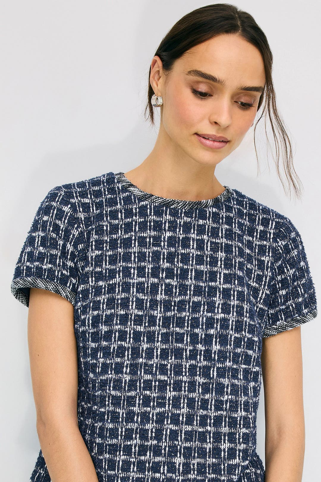 (取寄) シーシー レディース プレイド クルー ネック ショート スリーブ ベイビー ティー CeCe women Plaid Crew Neck Short Sleeve Baby Tee Classic Navy Crew Neck Short Sleeve Baby Tee by CeCe | Rent the Runway