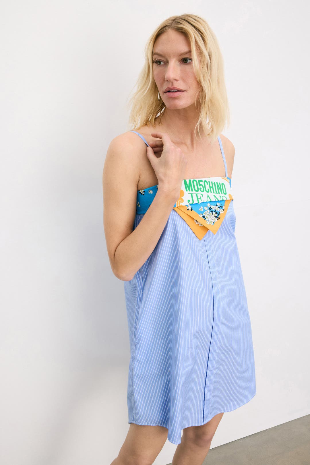 ワンピース MOSCHINO JEANS Woman Dress Blue 06098217 0290 Moschino Jeans One-Shoulder Printed Tulle Mini Dress