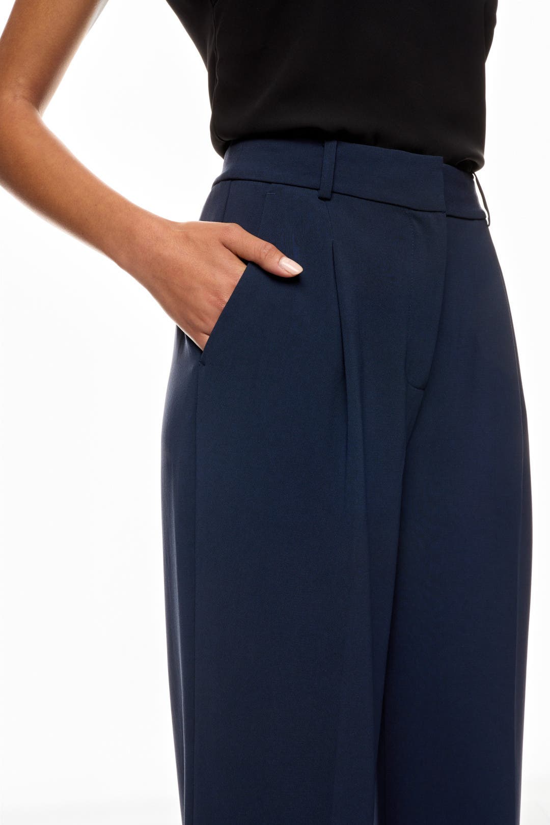 パンツ MICHAEL KORS Women Straight Pants MR4904QFAU913 Blue Pintucked Denim Wide-Leg Jeans | Michael Kors [US]