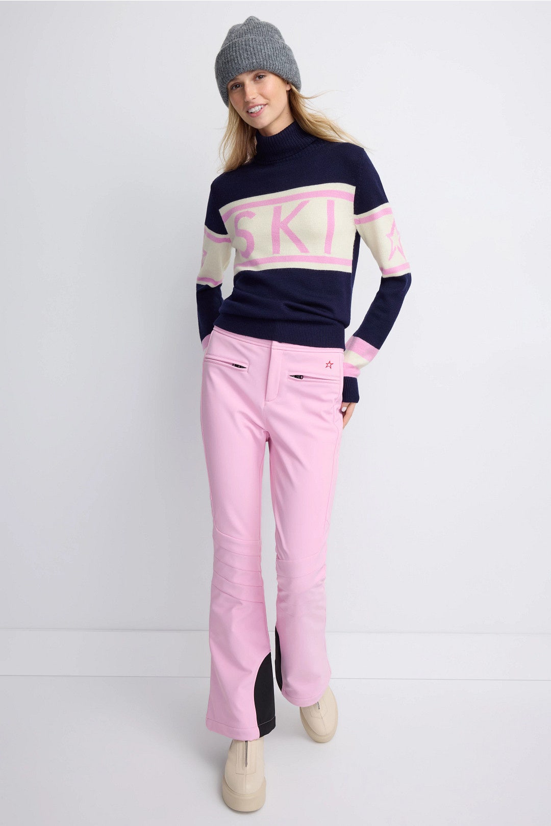 Logo Schild Sweater by Perfect Moment 3