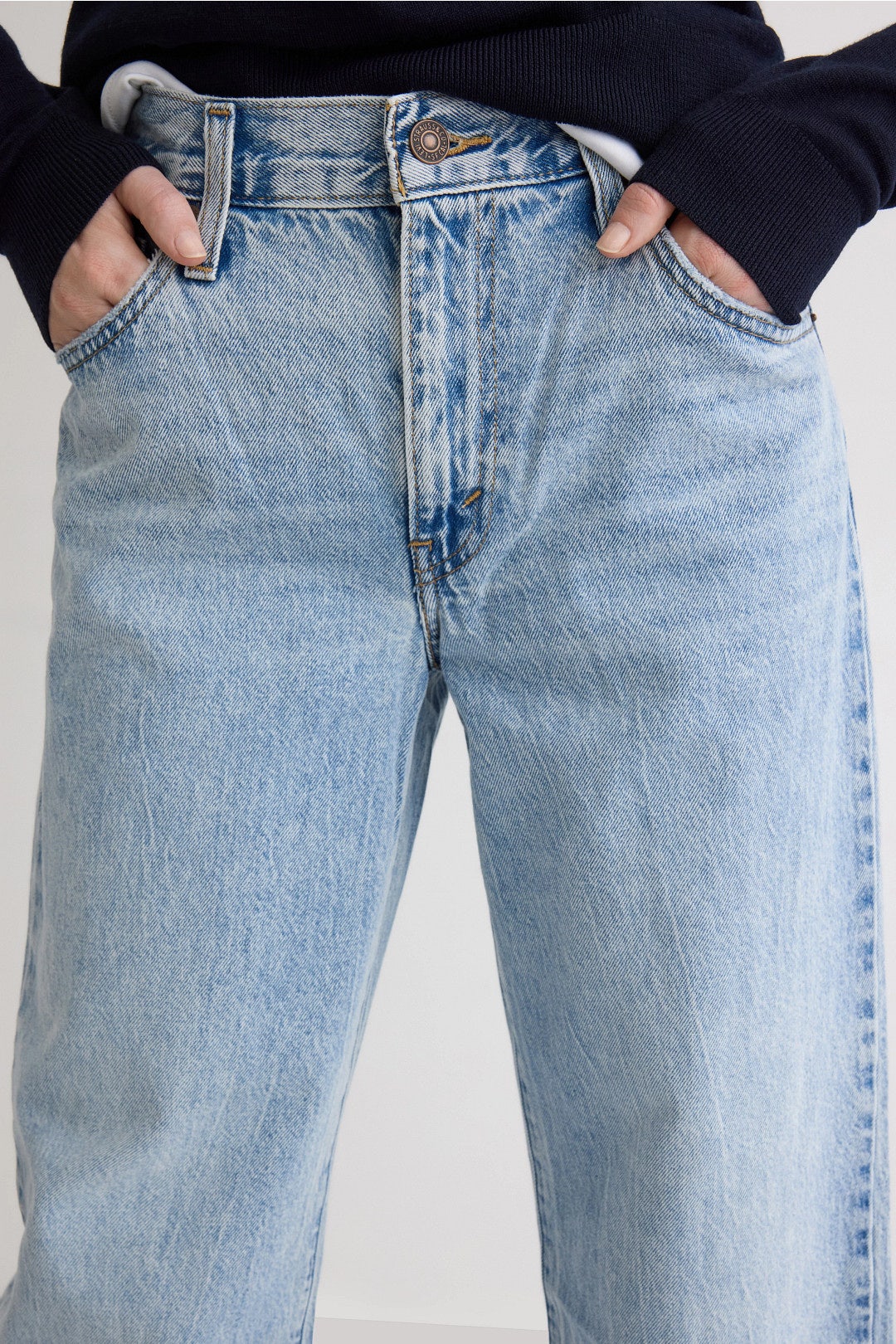 Light Wash Baggy Dad Jeans by Levi's 3