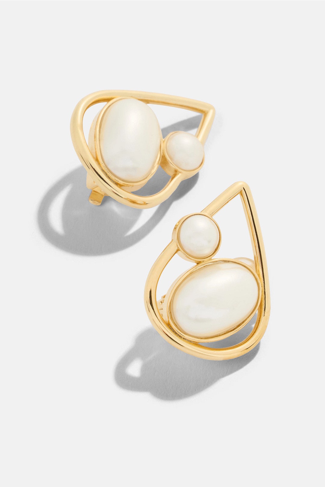 Pearl Cabochon Stud Earrings by Oscar de la Renta 0