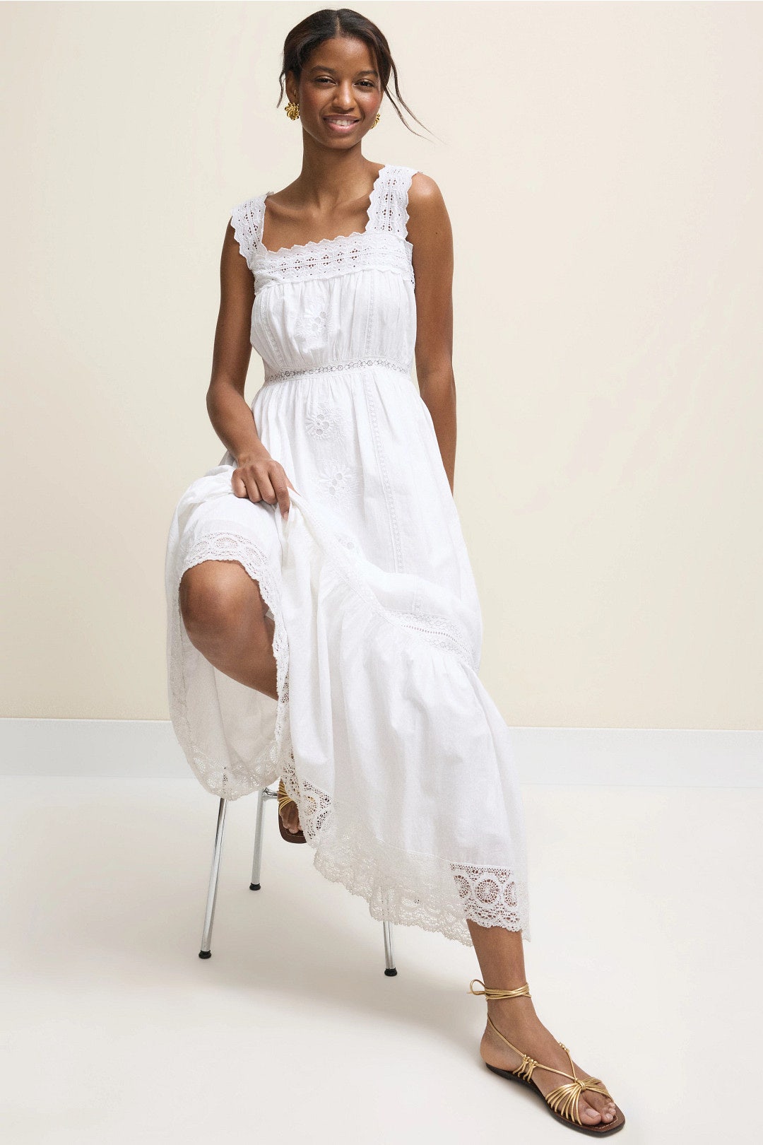 chi chi london floral embroidered midi dress Chi Chi London White V-Neck Floral Lace Midi Dress 36 Womens
