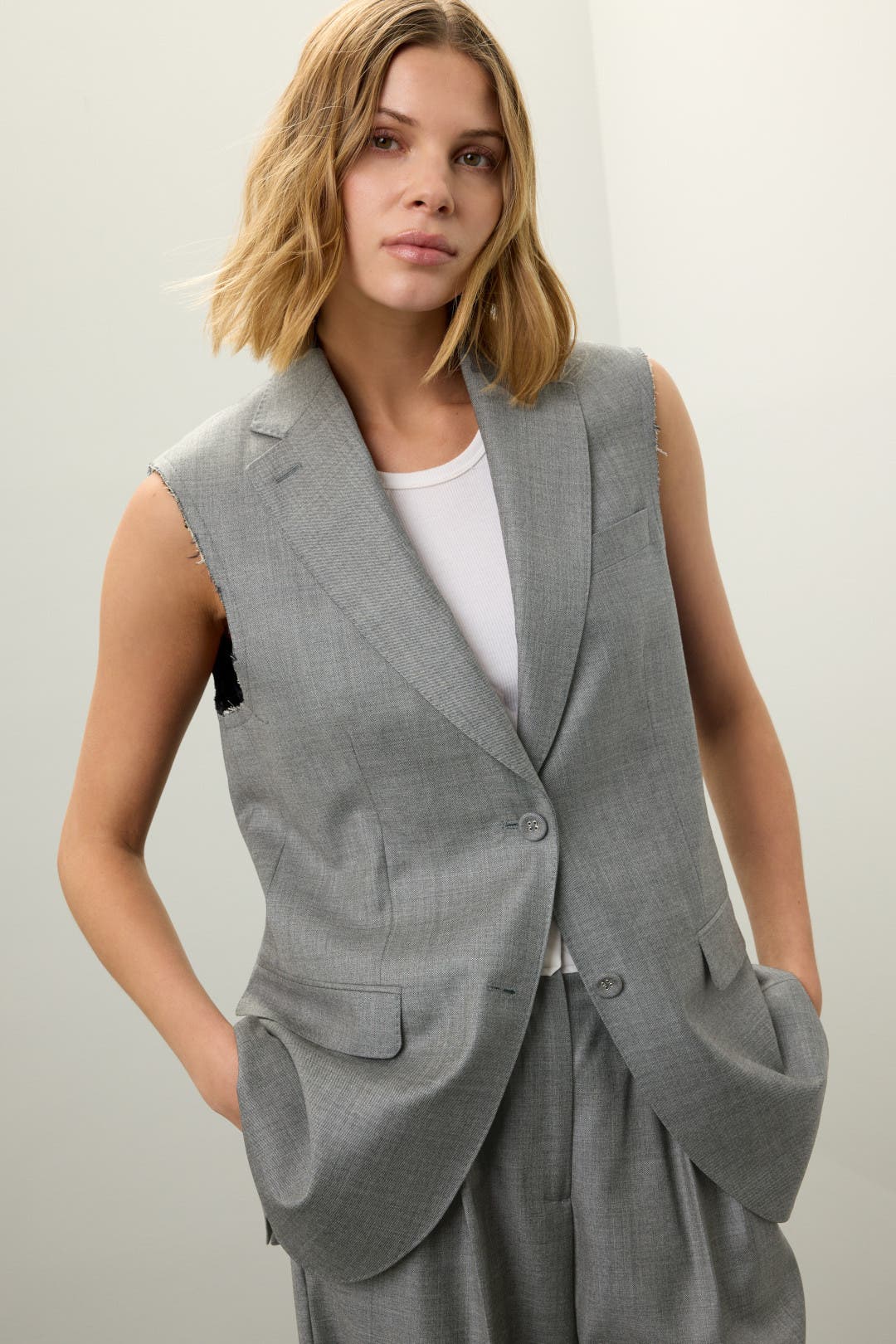 コート Officine Generale Tailored Waistcoat With Wide 3/4 Sleeves Officine Generale Tailored Waistcoat With Wide 3/4 Sleeves