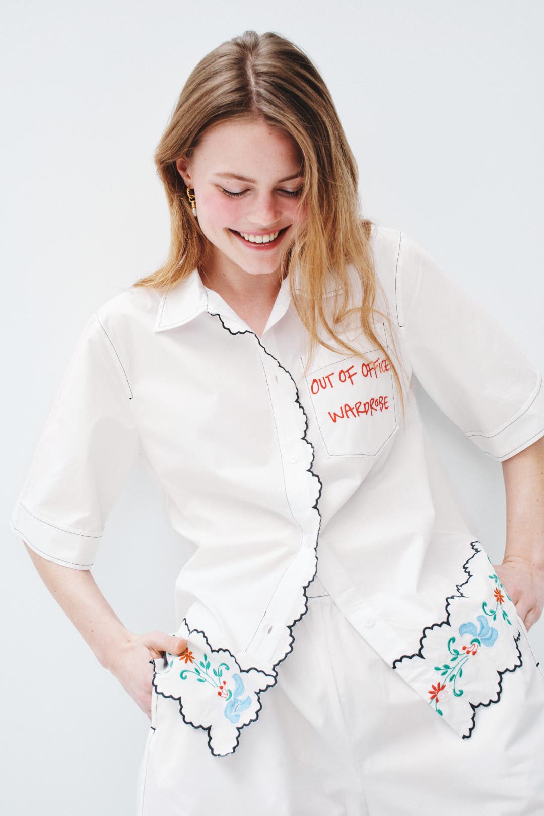 H BEAUTY&YOUTH (STELLA NOVA )刺繍入りホワイトシャツ H BEAUTY&YOUTH (STELLA NOVA )刺繍入りホワイトシャツ