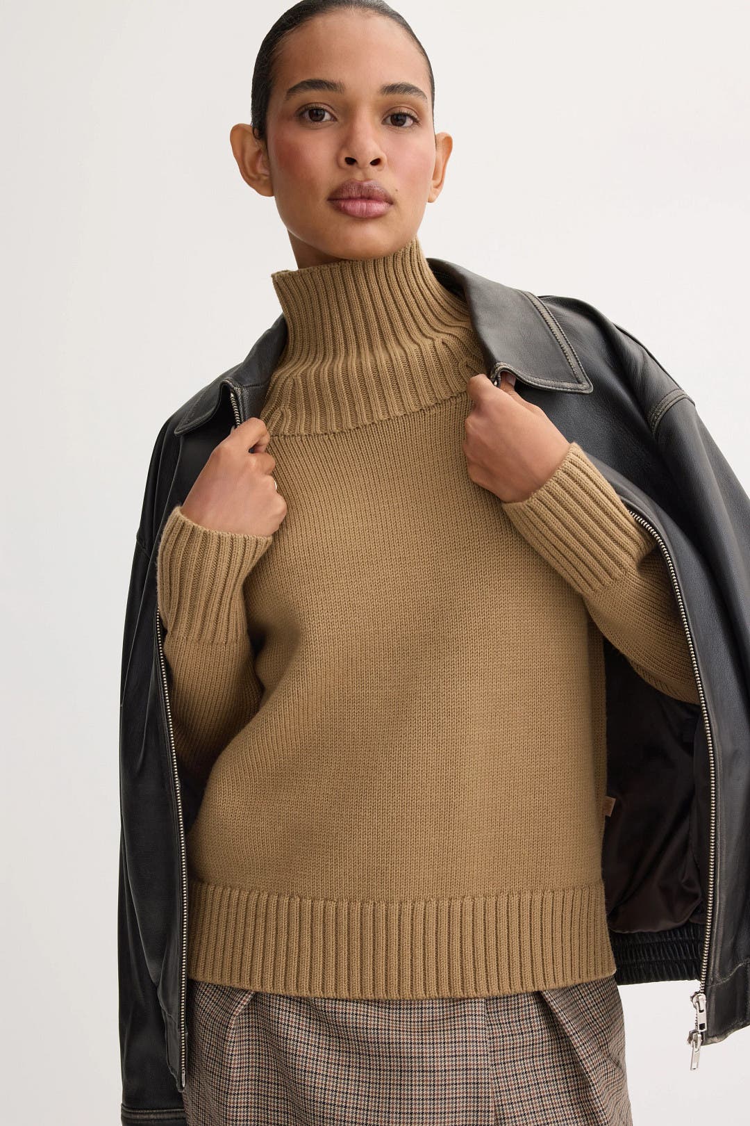 Camel Easy Sweater by MICHAEL KORS | Rent the Runway