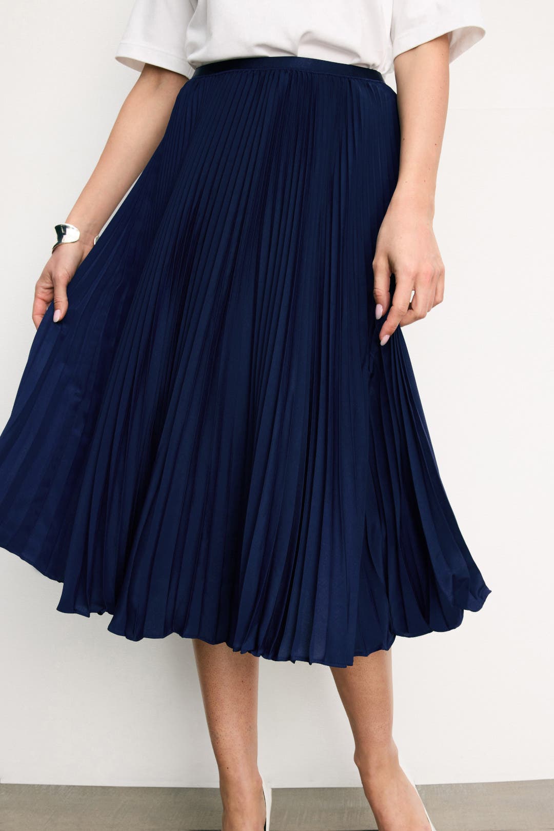 【Anyone more】Ritte Black Blue Midi Pleat Skirt DSC08706_grande.jpg?v=1740178543