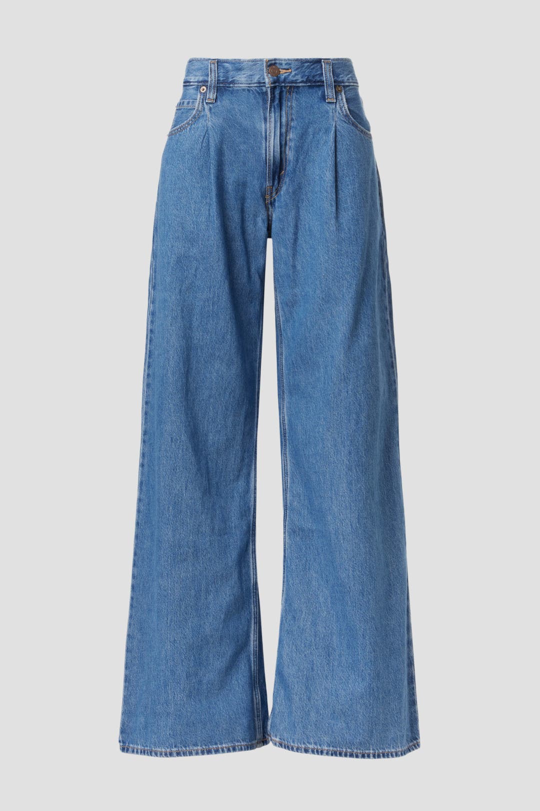 Baggy Pleated Dad Jeans by Levi's | Rent the Runway