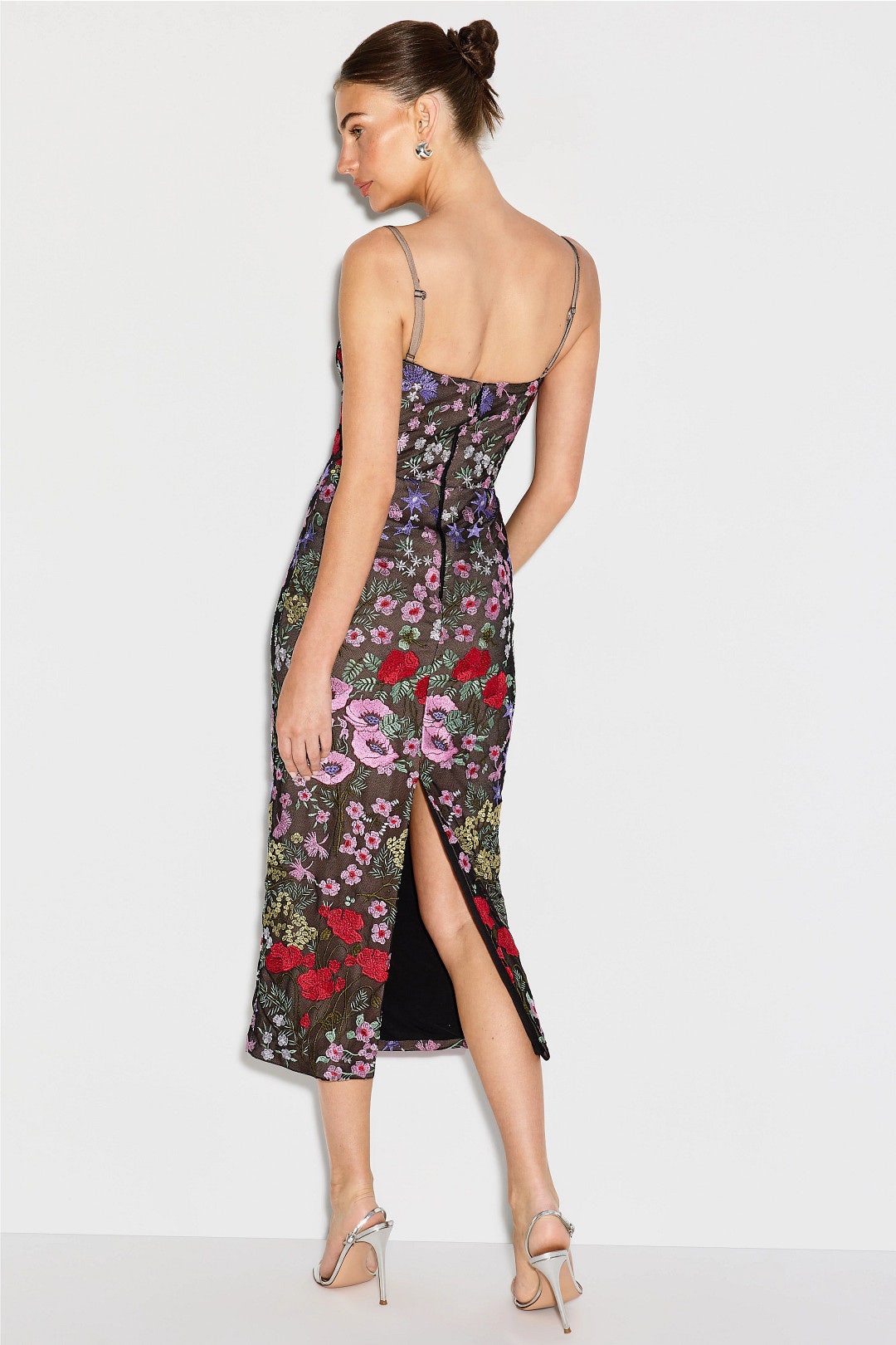 Vada Floral Embroidered Sweetheart Gown