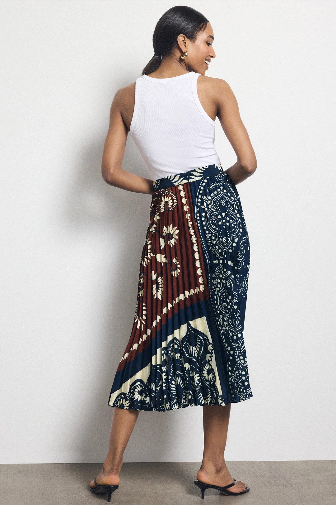 Color Block Pleated Mini Skirt by Weekend Max Mara 2