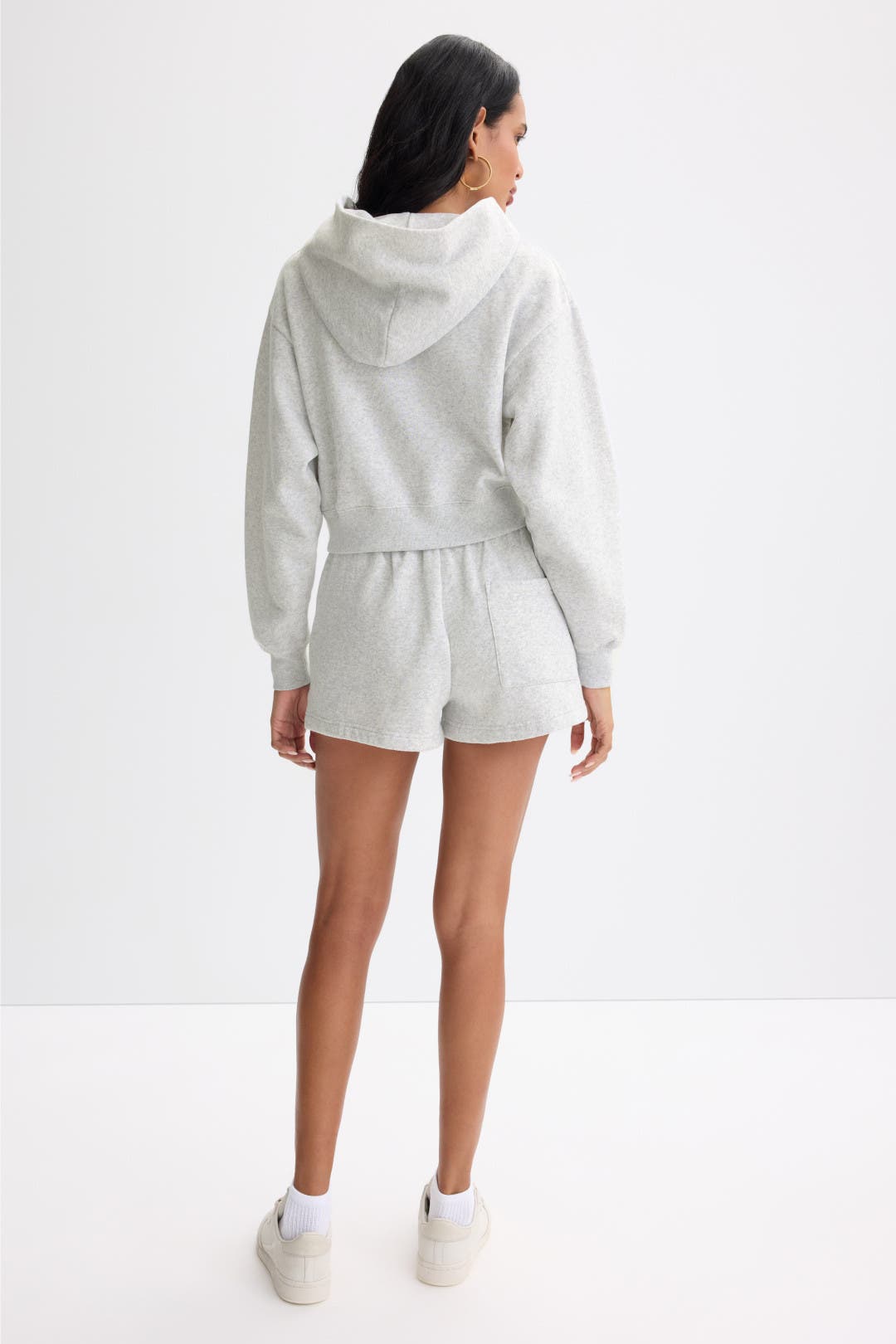 あ　Sporty and Rich - パーカー グレー BH Horizon Soft Cropped Hoodie by Sporty & Rich | Rent the Runway