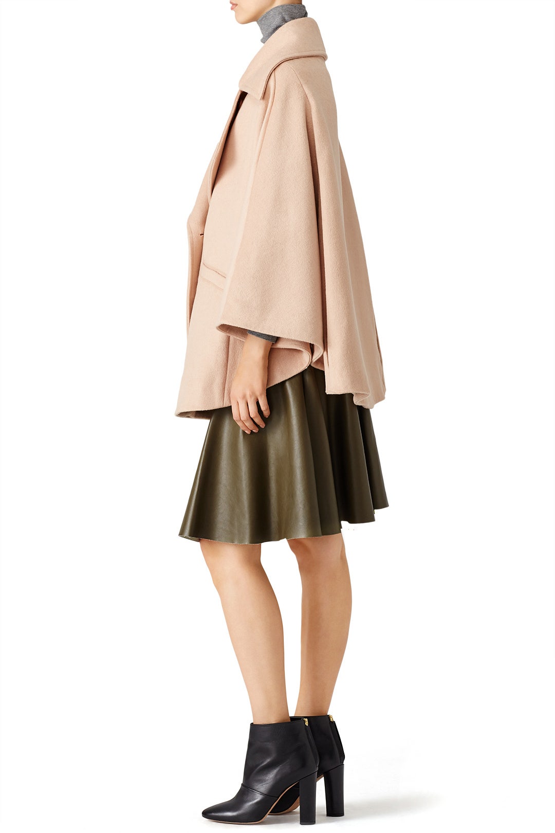 Coquito Cape by Unreal Fur 2