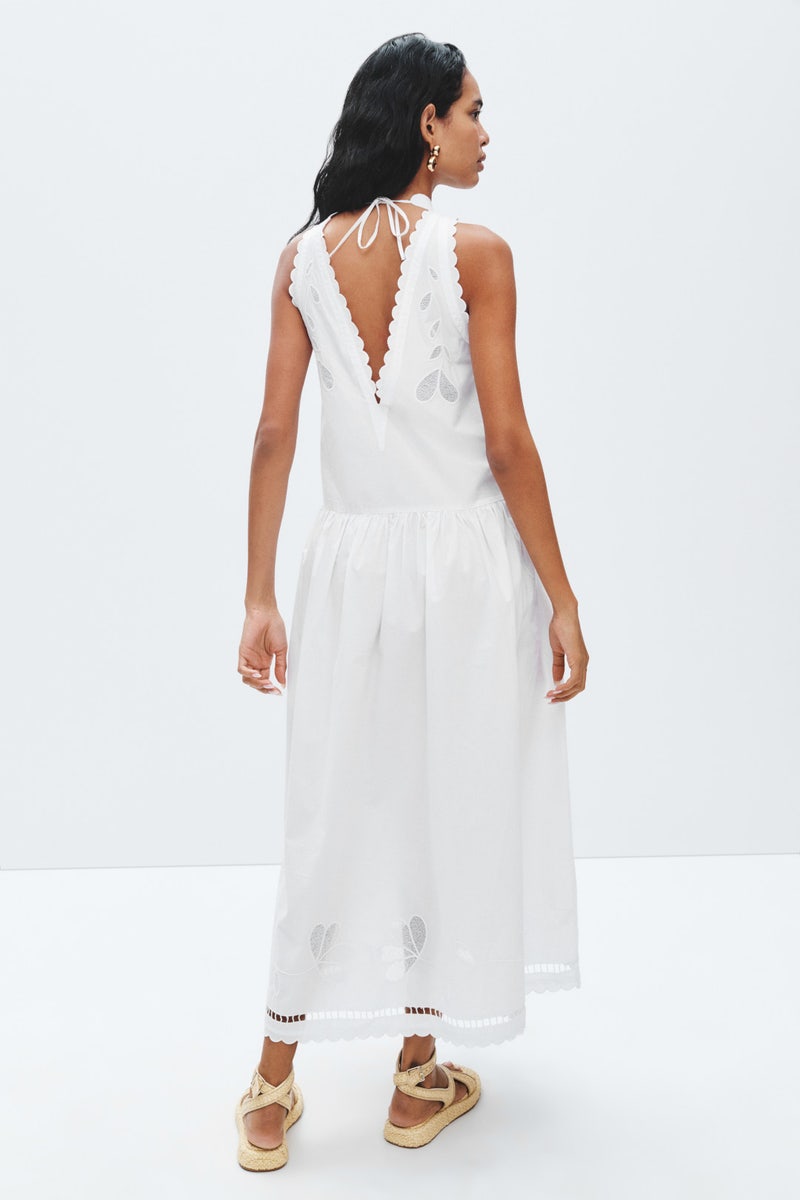 Embroidery Anglaise Sleeveless Maxi Dress by Stella Nova - Photo 2