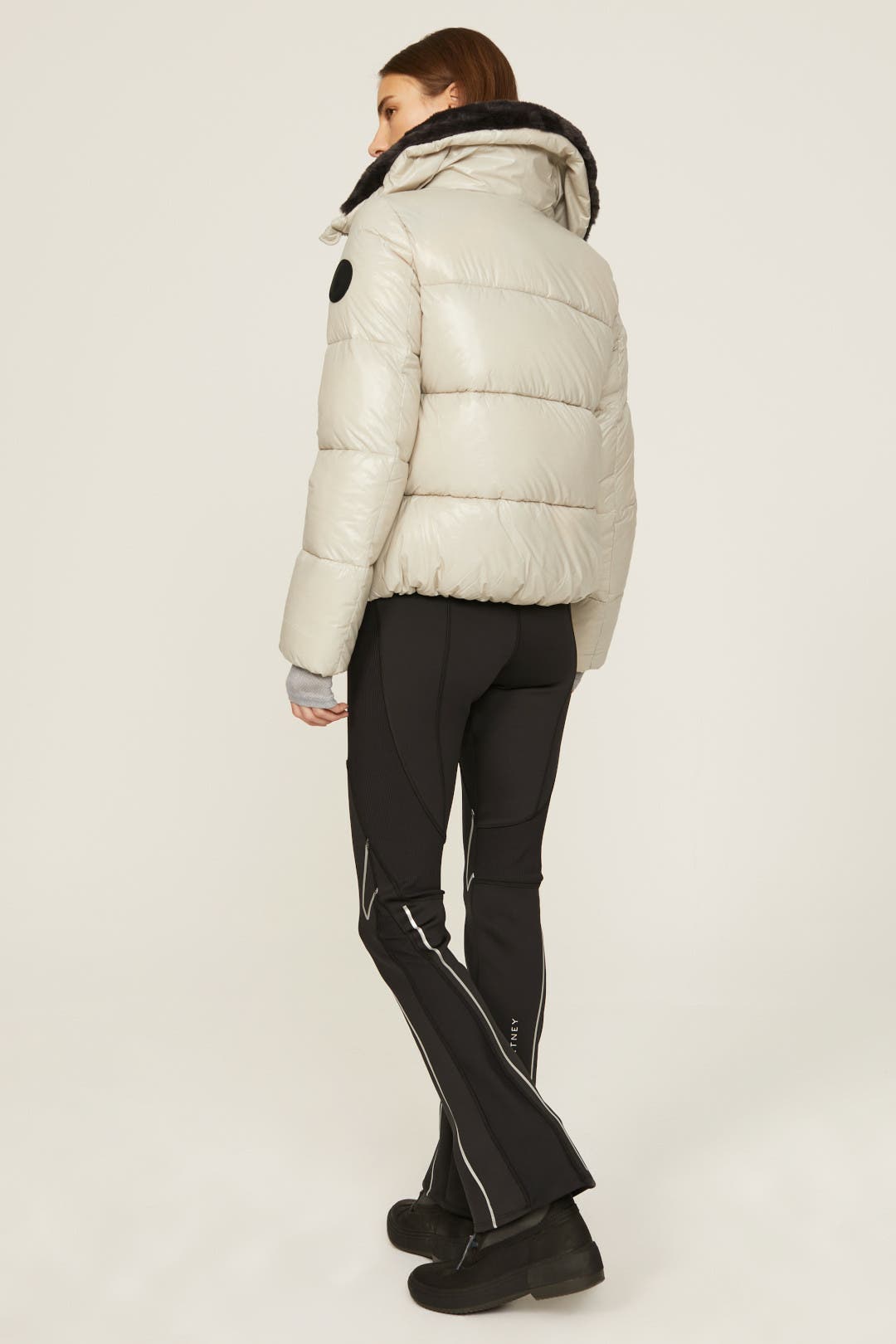 ダウンジャケット・コート SAVE THE DUCK FW25 MOMA (D30974W LOVE2140019) Women's Animal free Puffer Jacket Moma in Black - Save The Duck
