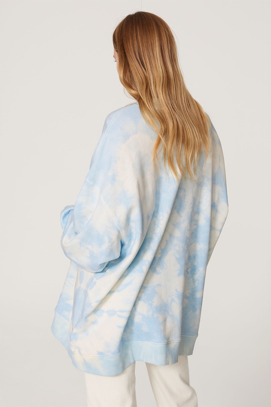 Oversized Tie Dye Sweatshirt by WRANGLER 2
